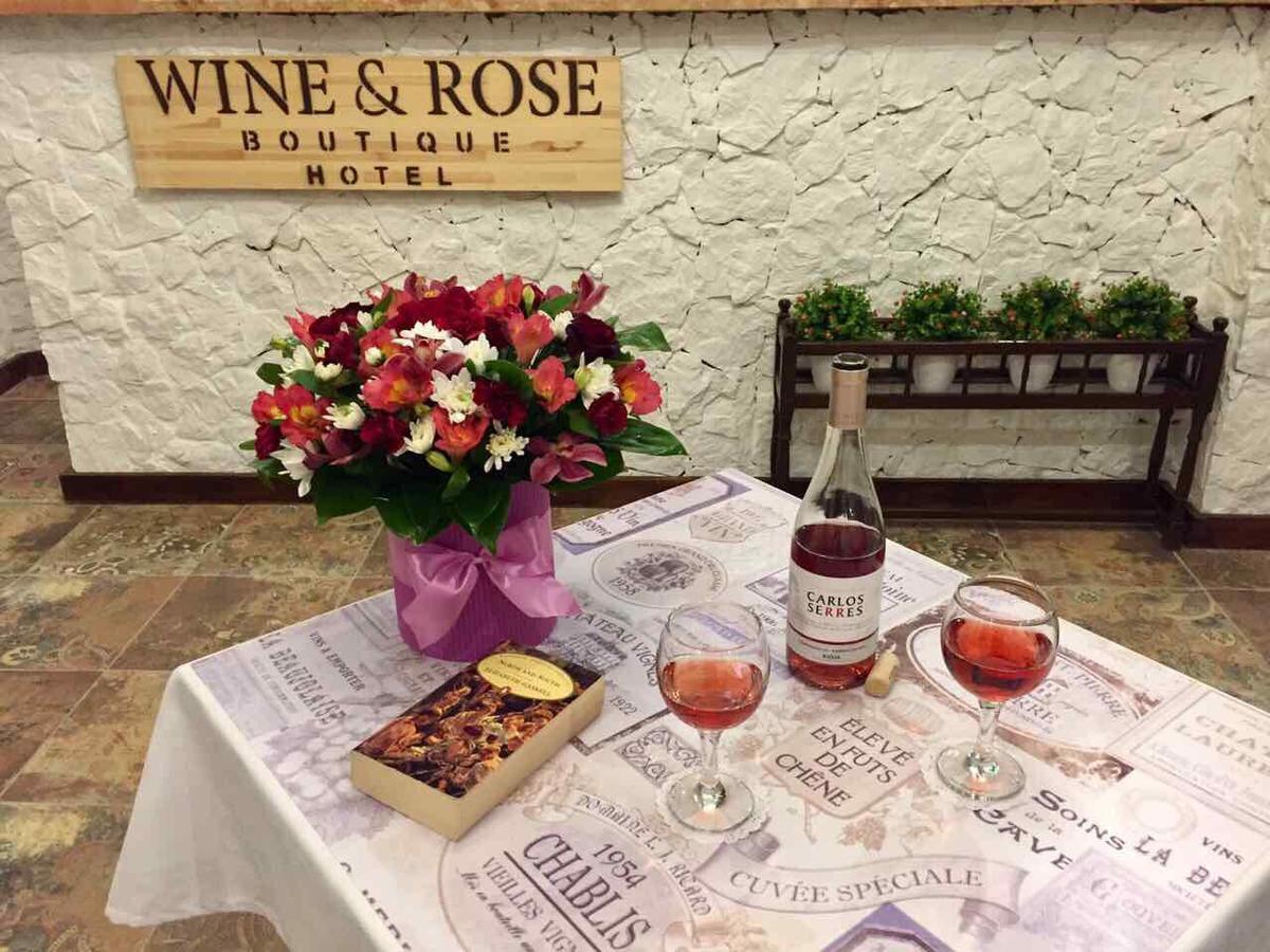 חארקיב Wine & Rose Boutique Hotel מראה חיצוני תמונה